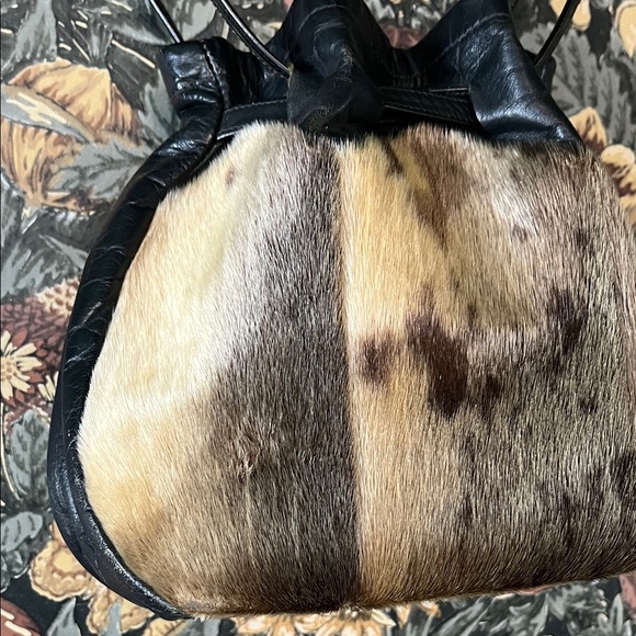Vintage Seal Fur & Leather Handbag — Québec Artisan Piece - Picture 6 of 13